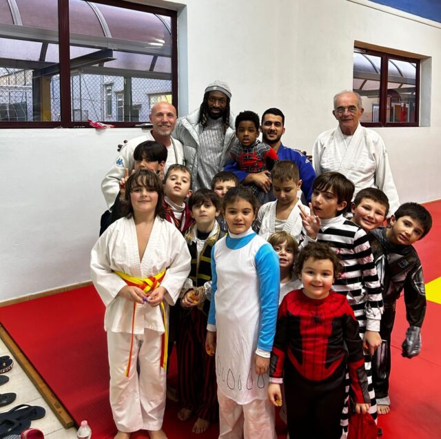 Zambo Anguissa incontra i giovani judoka del CUS Napoli